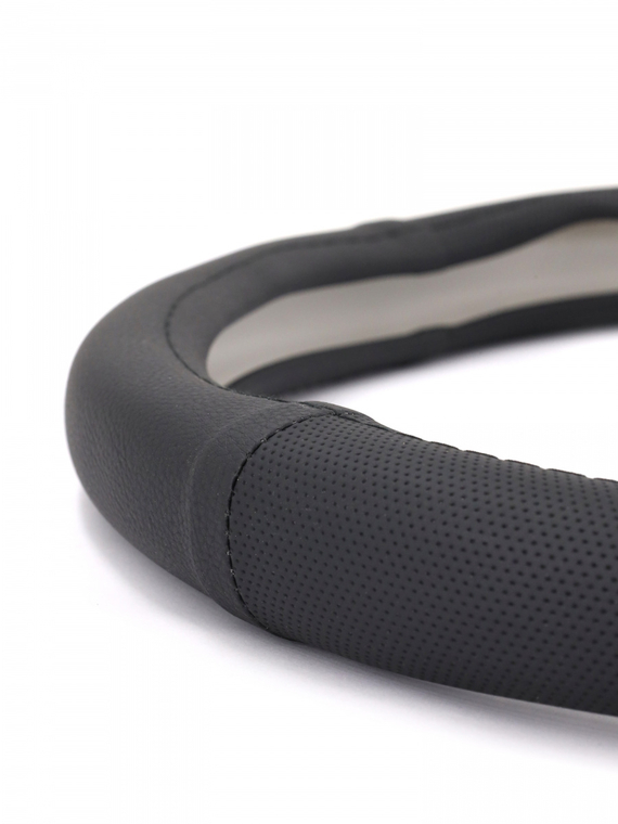 Оплетка руля RedMark комб. экокожа, М размер, перфорация-глад.черный